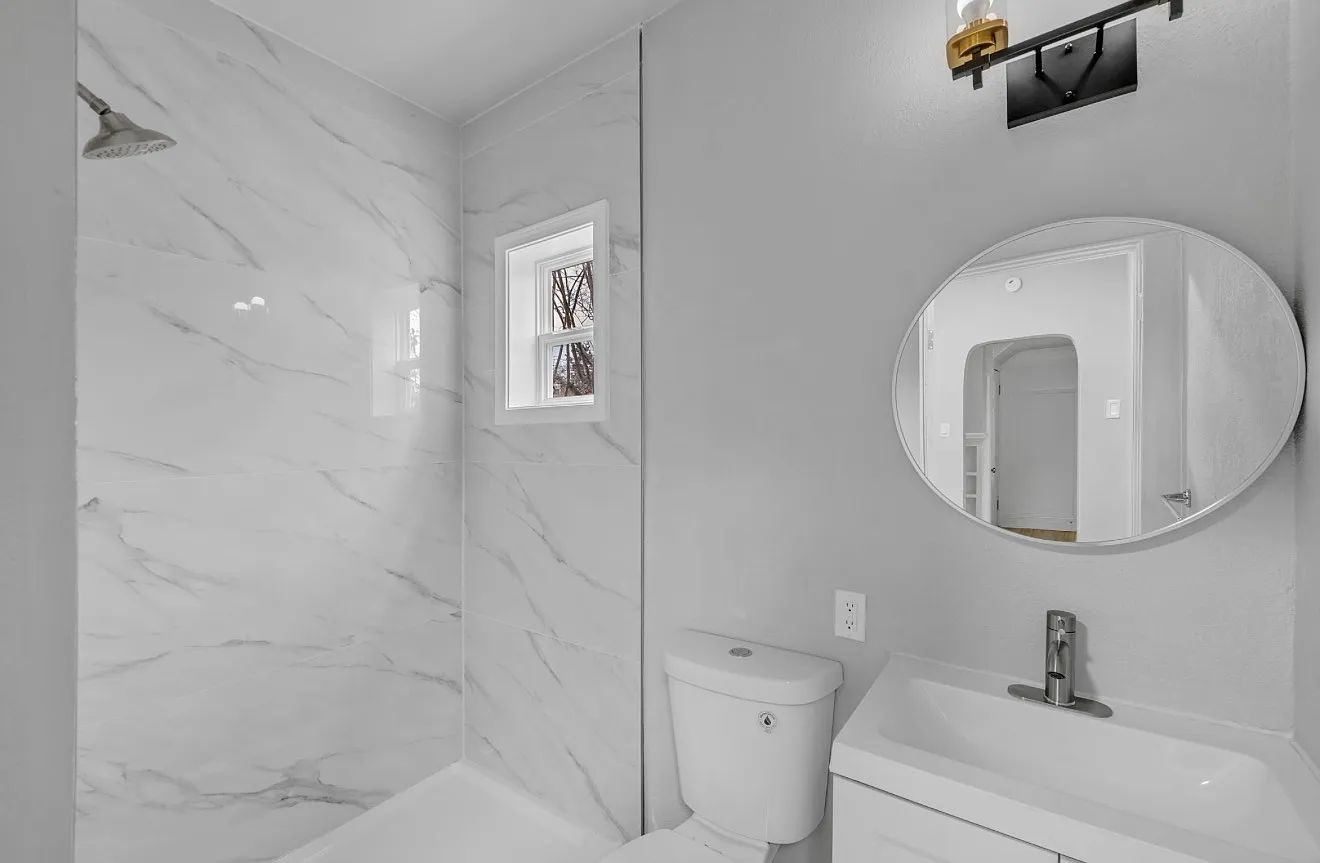 1 bed, 695 sqft, $1,599 — Photo 3