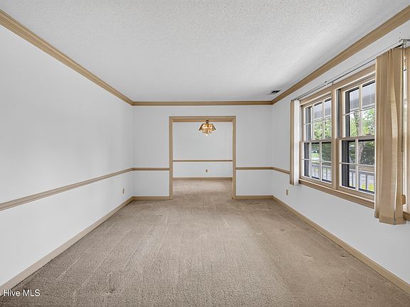 4th image of 305 Semmes Drive