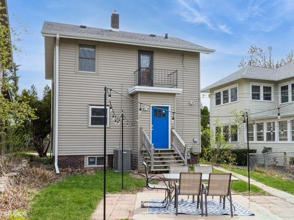 2128 Grande Ave SE, Cedar Rapids, IA 52403