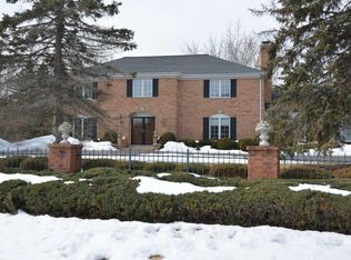 447 W Post Ct, Mequon, WI 53092
