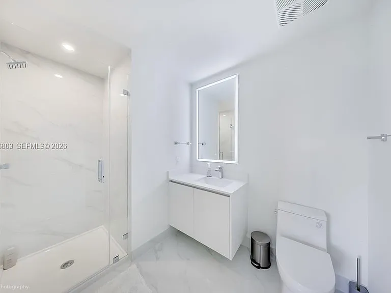 700 NE 24th St #1403 — Photo 15