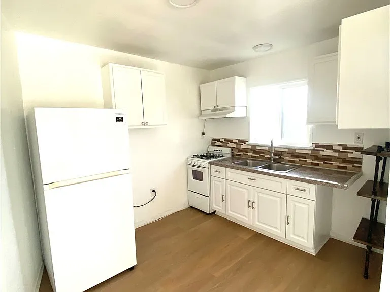 1470 Martin Luther King Jr Ave — Photo 6