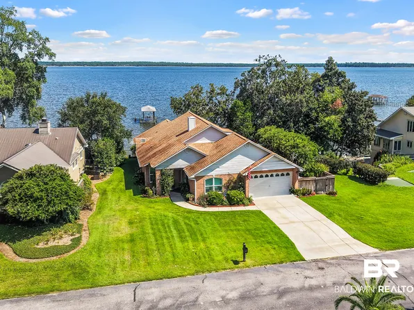 2089 Club House Dr, Lillian, AL 36549