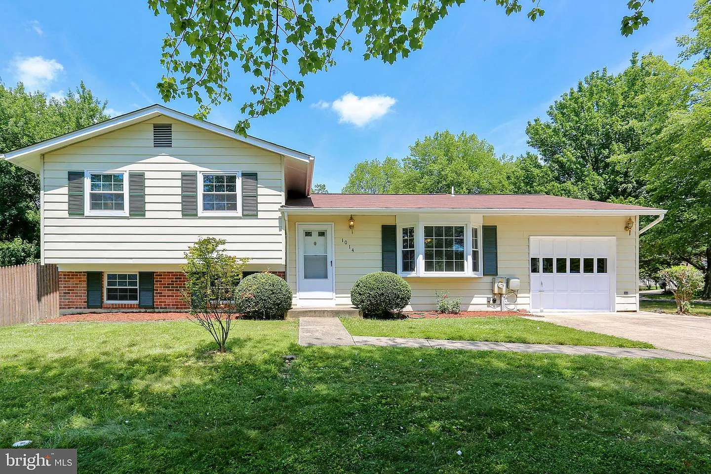 1014 Julian Pl photo 1