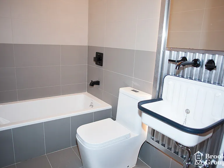 18 Stanhope St #3G — Photo 10