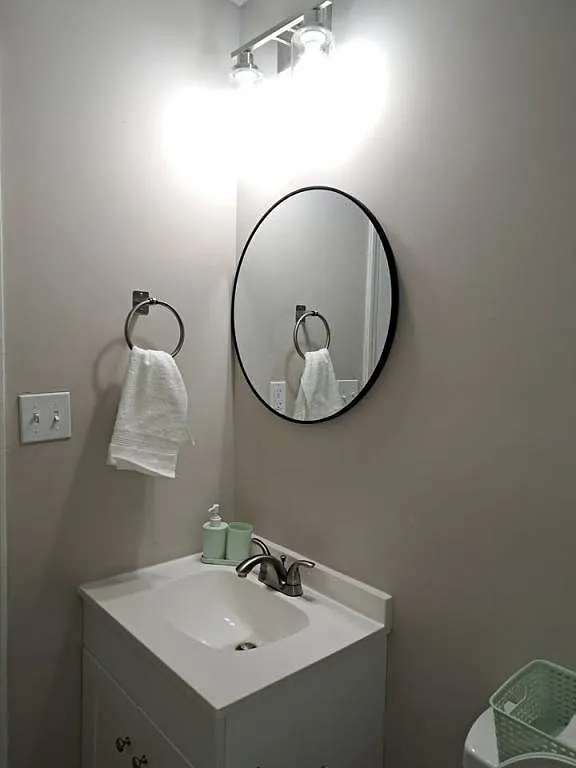 140 Prentice Pl — Photo 2