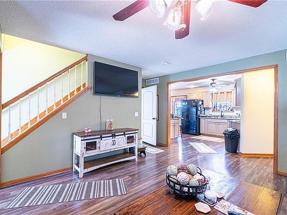 4th image of 503 Antoine St