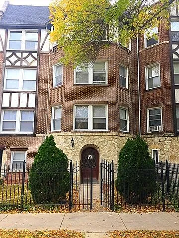6322 N Mozart St #1 — Photo 1