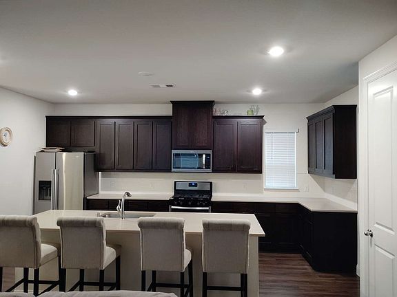 3rd image of 4404 Del Rey Ave