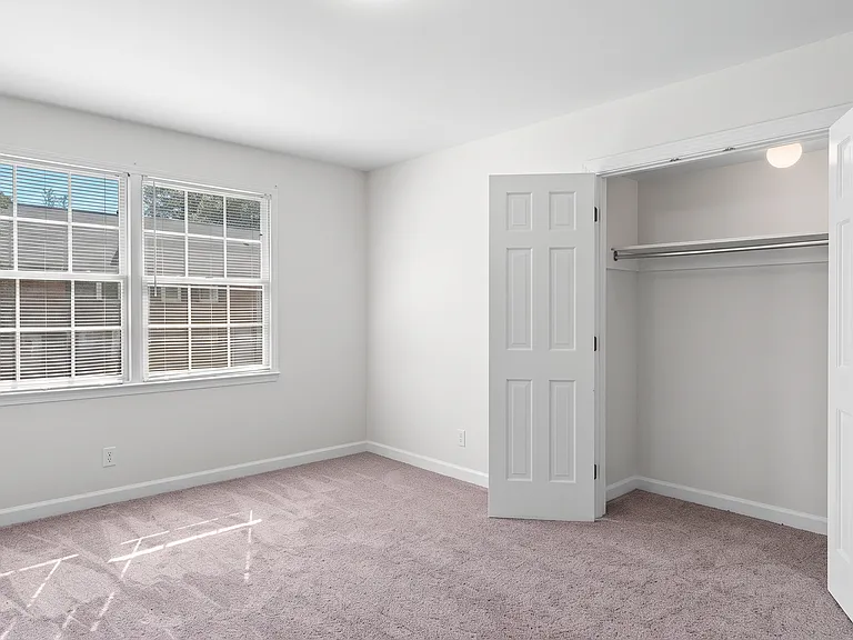 344 D Hanover Arms Ct #D — Photo 14