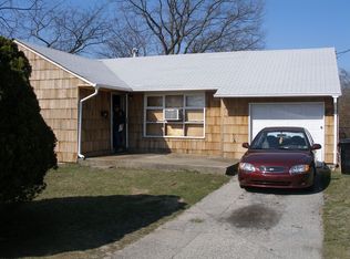 1078 Courtland Dr, Bay Shore, NY 11706