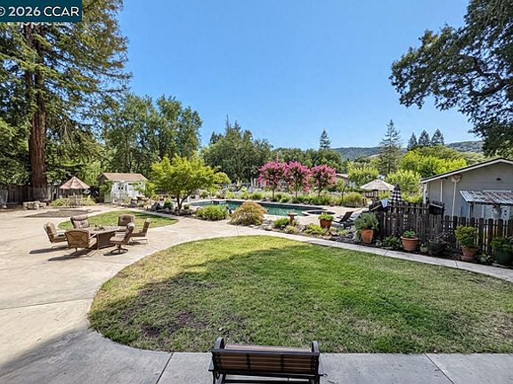 4th image of 162 La Questa Dr