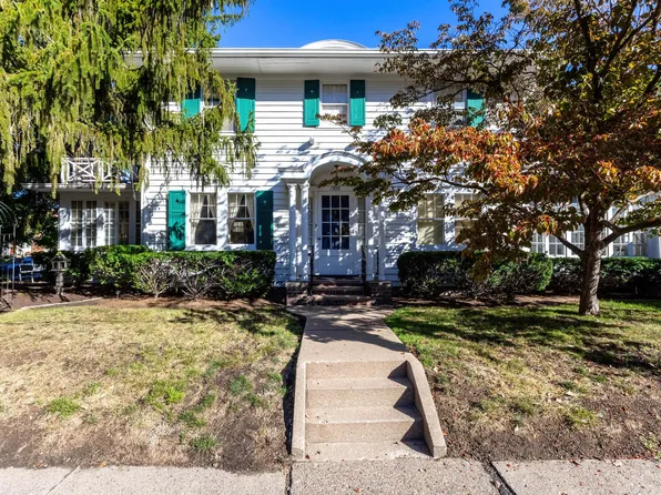 1305 25th Ave, Moline, IL 61265
