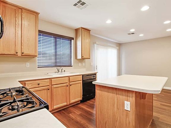 3rd image of 8873 Bonneville Peak Ct