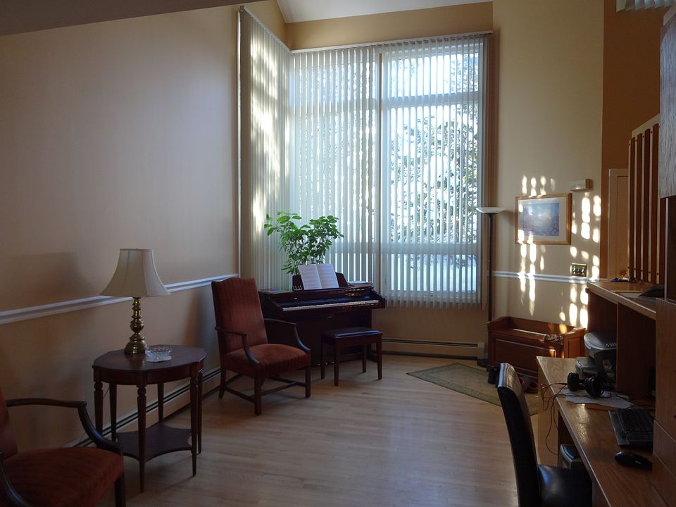 1st image of 62 Grand St