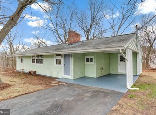 4 Memory Ln, York, PA 17402