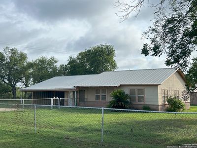 410 HWY 173 S, Devine, TX, 78016