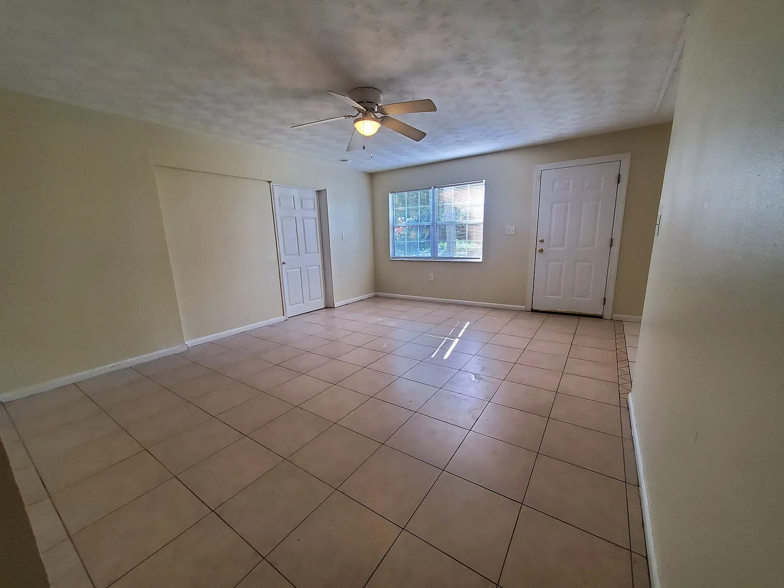 3 bed, 1282 sqft, $1,775 — Photo 3