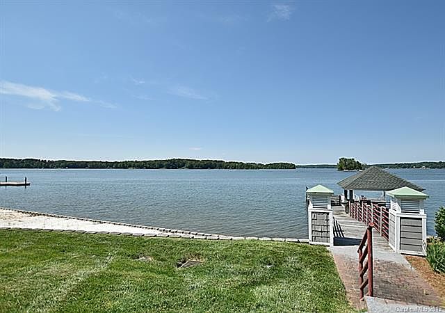 1st image of 801 Lake Club Dr