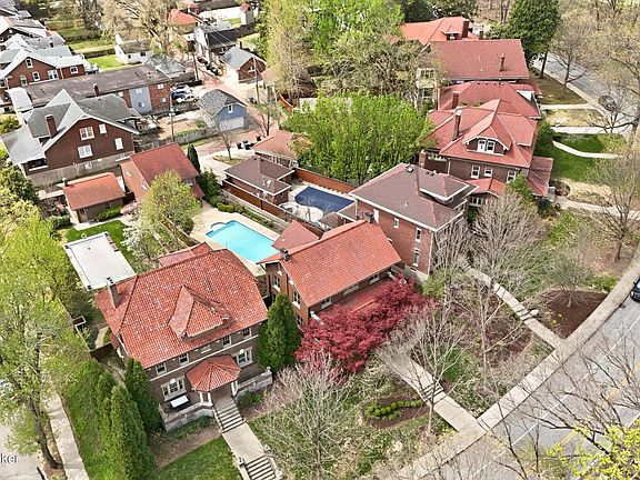 3rd image of 1474 Cherokee Rd