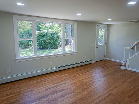 4th image of 418 Horton Hill Road