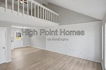 1 bed, 1.0 bath, $899 — Photo 2