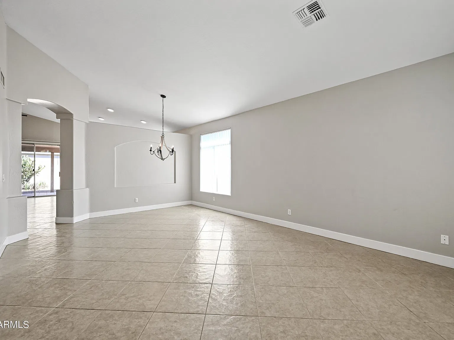 4 bed, 1900 sqft, $2,250 — Photo 4