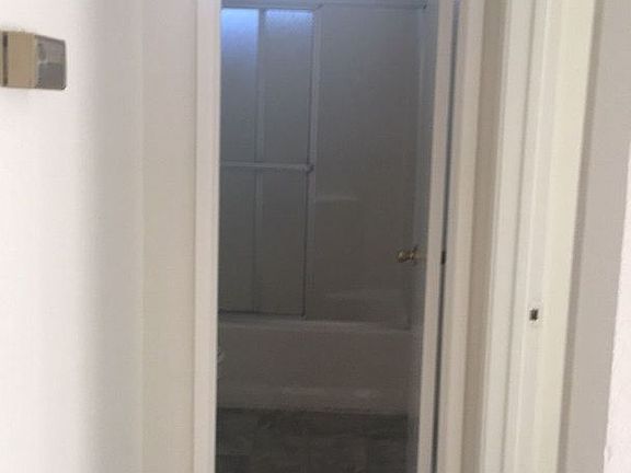 5th image of 28 Cerritos Ave Unit 105