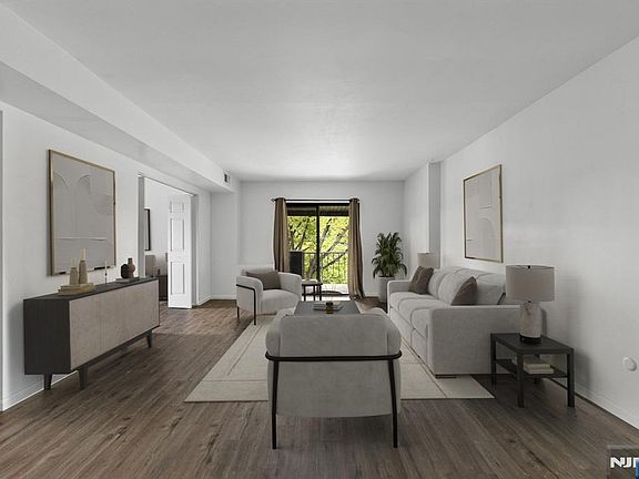 2nd image of 221 Ringwood Avenue