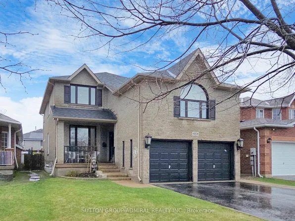 32 Stephanie Ln, Barrie, ON L4N 0V1