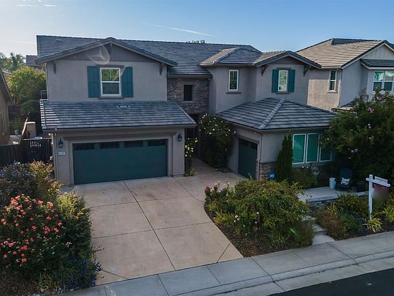 4th image of 9924 Sintra Way