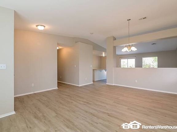 4th image of 2912 Honeysuckle Ave