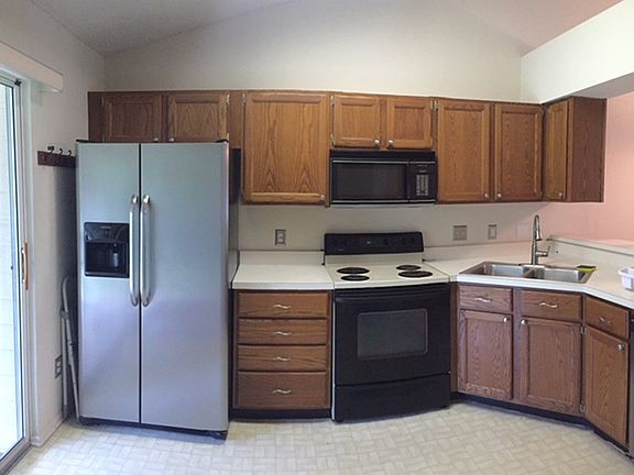 2nd image of 109 Reserve Cir #207-1