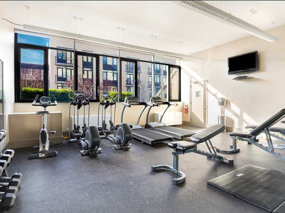5th image of 125 N 5th St APT 1D