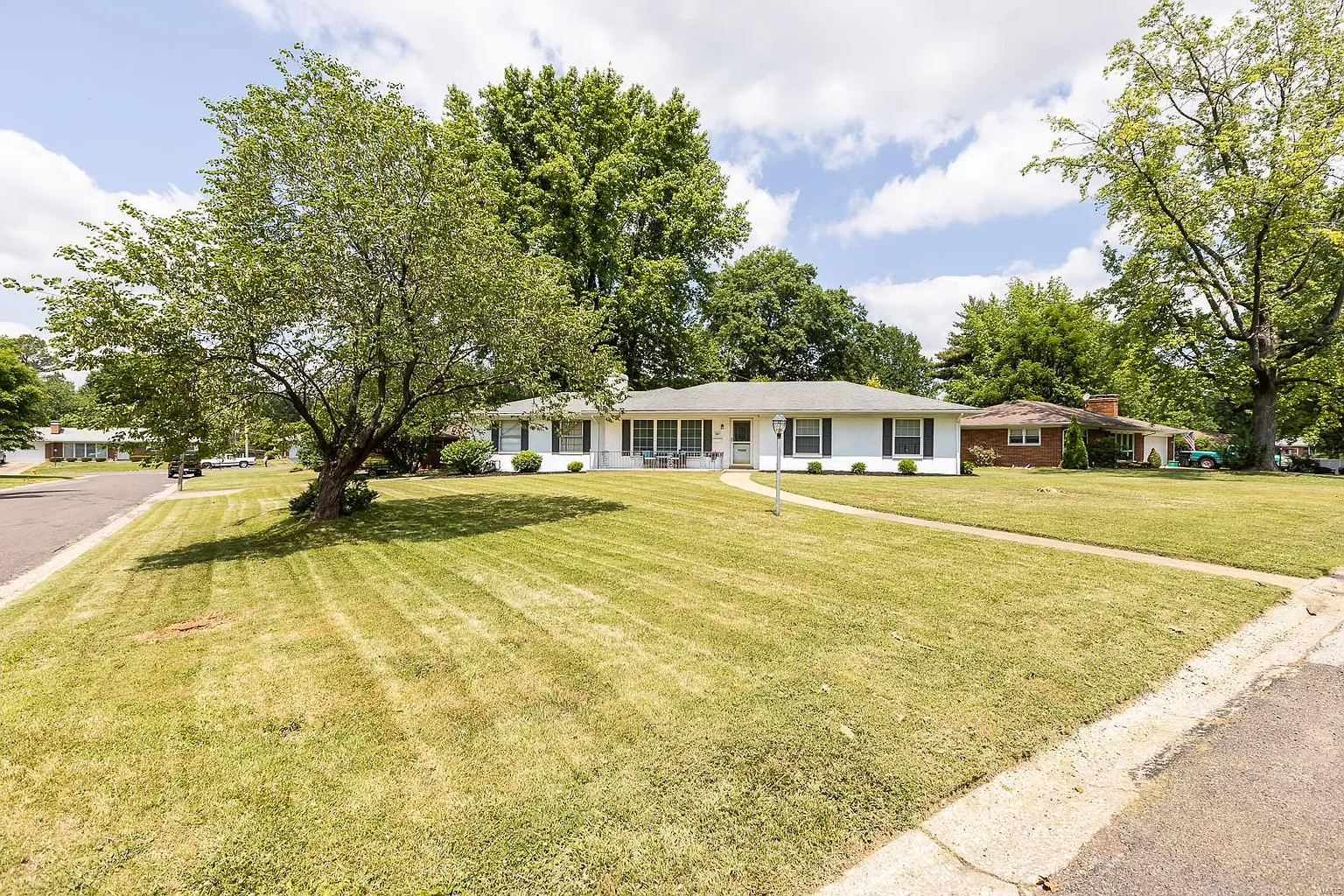 401 Brittany Ln photo 1