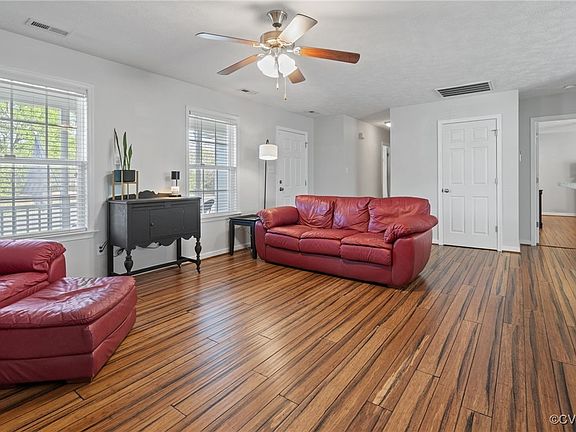 3rd image of 7126 Lynnroy Way