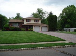 207 Yorkshire Ln, Somerville, NJ 08876