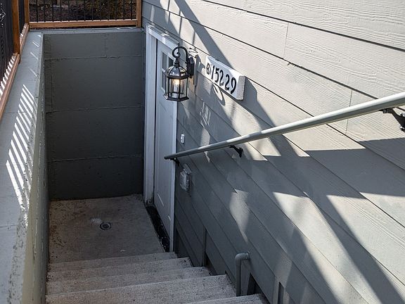 4th image of 15229 E Burnside St #B