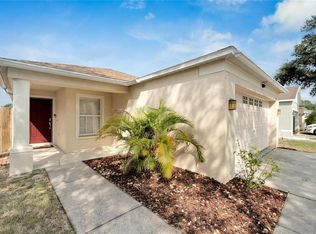 421 Maple Pointe Dr, Seffner, FL 33584