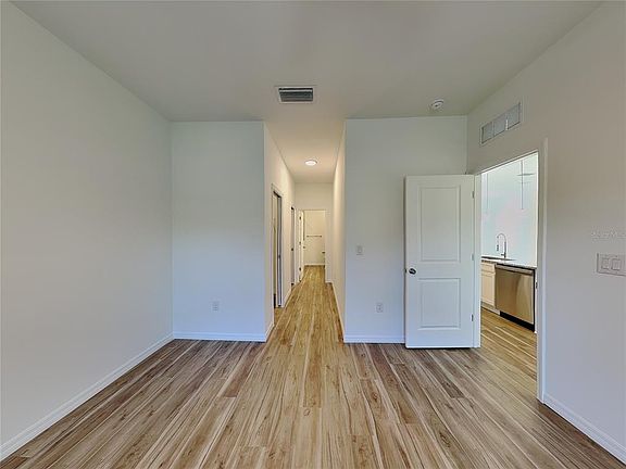 5th image of 383 Arbor St