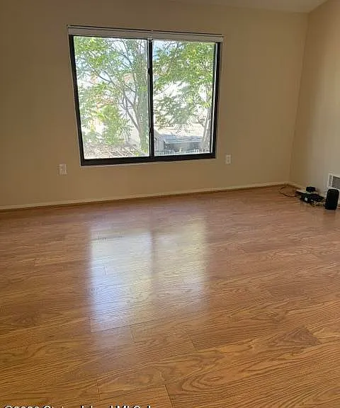 891 Patterson Ave — Photo 9