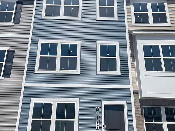 2nd image of 117 Swan Field Ave