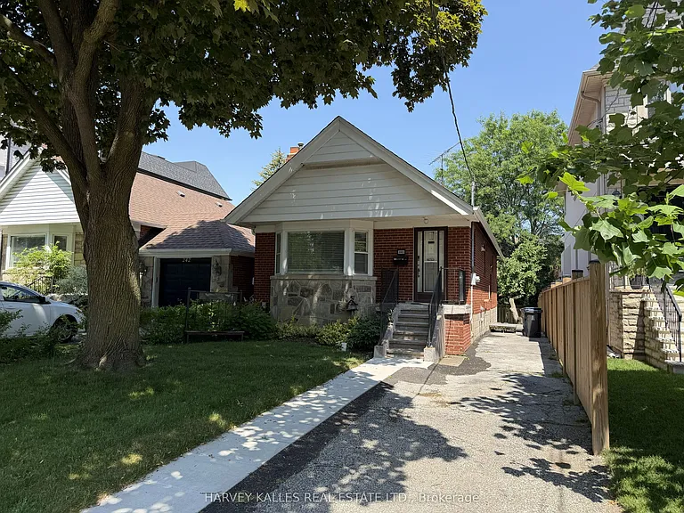 240 Joicey Blvd — Photo 1