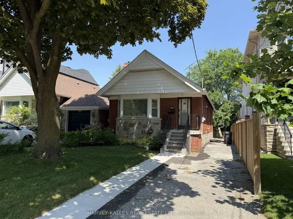 240 Joicey Blvd, Toronto, ON M5M 2V7