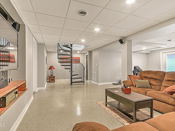 5th image of 139 Millstone Dr