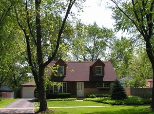 491 Raupp Blvd, Buffalo Grove, IL 60089