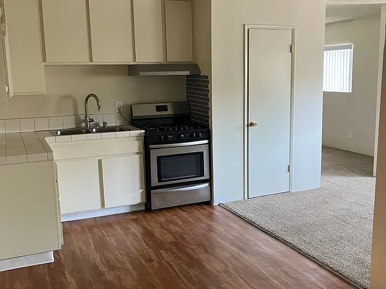1410 W 260th St — Photo 11