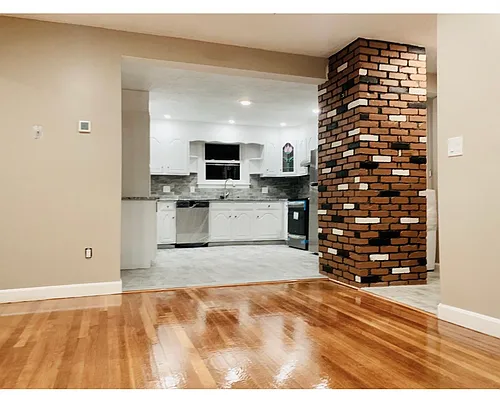 20 Wentworth St #1 Photo 1
