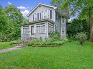 4805 Linscott Ave, Downers Grove, IL 60515