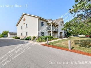 141 Wolf Run APT 3, Mukwonago, WI 53149